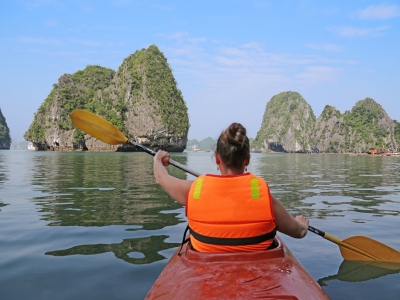 Kayaking-in-Halong-Bay